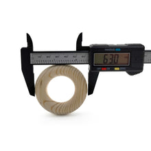 Cargar imagen en el visor de la galería, Aros de Madera 6.3cm Makrama 10pz