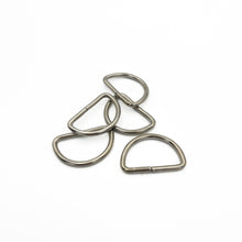 Cargar imagen en el visor de la galería, Medio Aro de Metal Makrama 4x2.5cm Plateado 5pz