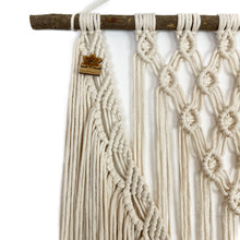Cargar imagen en el visor de la galería, Tapiz Lirio Makrama