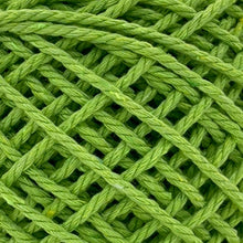 Cargar imagen en el visor de la galería, Cuerda Algodón Mini 2mm Makrama 150gr Verde Lima