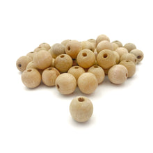 Cargar imagen en el visor de la galería, Cuentas Artesanales de Madera Makrama 20mm 50pz