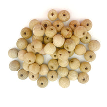 Cargar imagen en el visor de la galería, Cuentas Artesanales de Madera Makrama 20mm 50pz