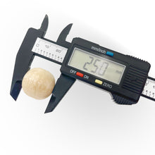 Cargar imagen en el visor de la galería, Cuentas Artesanales de Madera Makrama 25mm 100pz