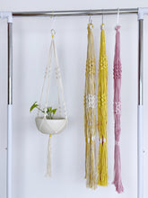 Cargar imagen en el visor de la galería, Macetero Colgante Makrama Mod. 010 Tulipan