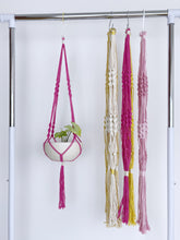 Cargar imagen en el visor de la galería, Macetero Colgante Makrama Mod. 010 Tulipan