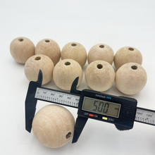Cargar imagen en el visor de la galería, Cuentas Artesanales de Madera Makrama 50mm 20pz
