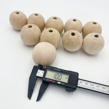 Cargar imagen en el visor de la galería, Cuentas Artesanales de Madera Makrama 50mm 20pz
