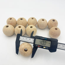 Cargar imagen en el visor de la galería, Cuentas Artesanales de Madera Makrama 40mm 10pz
