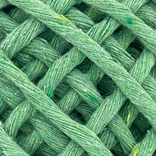 Cargar imagen en el visor de la galería, Hilaza Algodón Mini 4mm Makrama 150gr Verde Manzana

