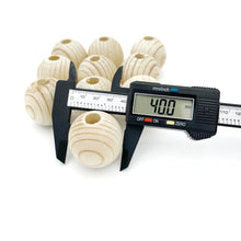 Cargar imagen en el visor de la galería, Cuentas Artesanales de Madera Makrama 40mm 10pz
